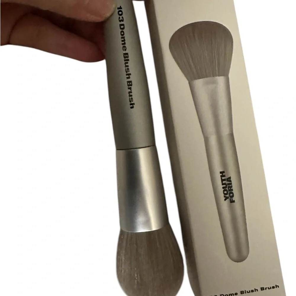 Youth Foria 103 Dome Blush Brush NIB Silver